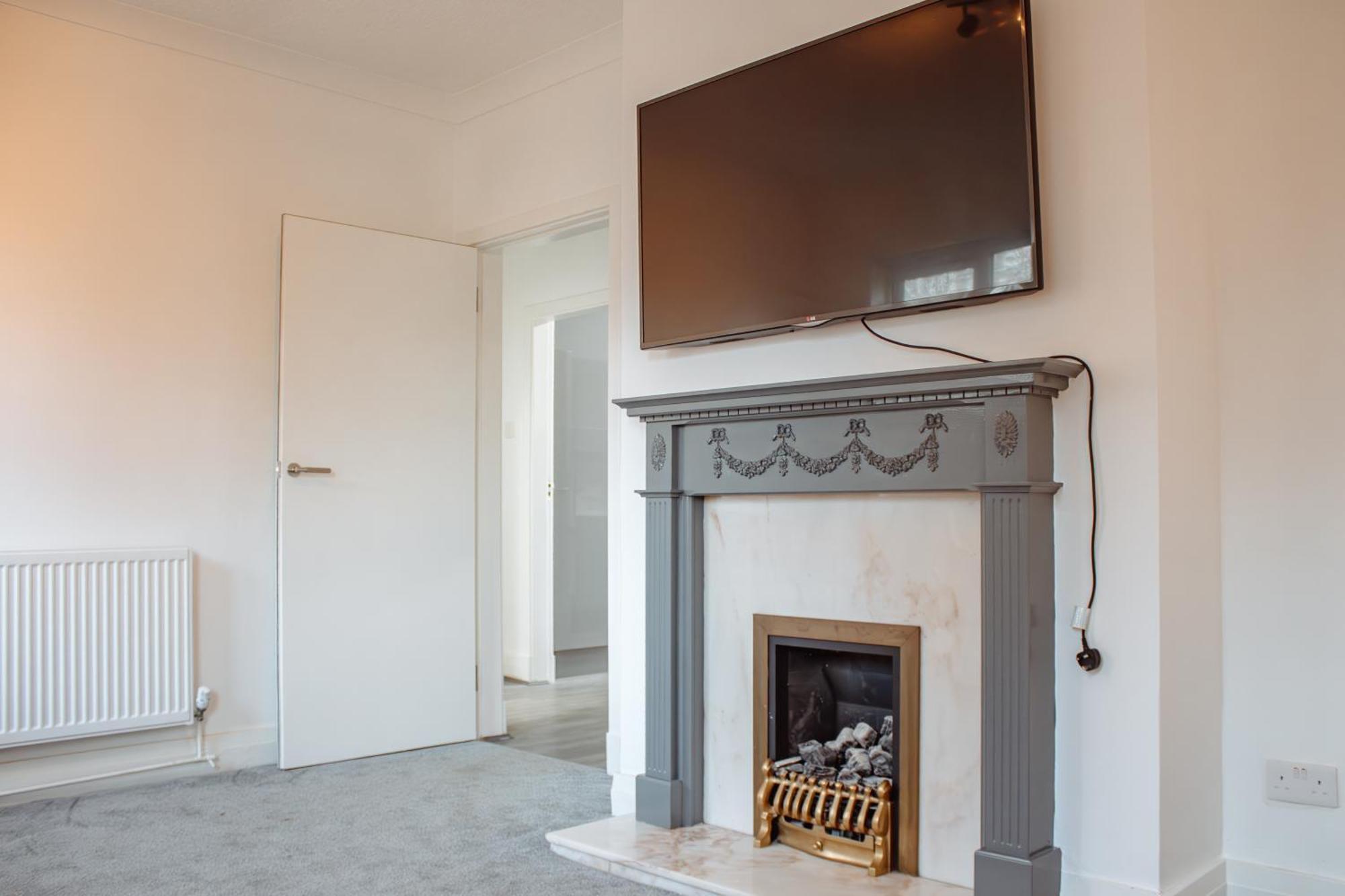 Spacious 4-Bed Flat - 10 Mins To City Centre Leeds  Extérieur photo